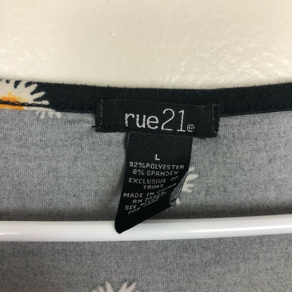 ✨Rue21 Sunflower Short Sleeve Top✨ - Picture 6 of 6